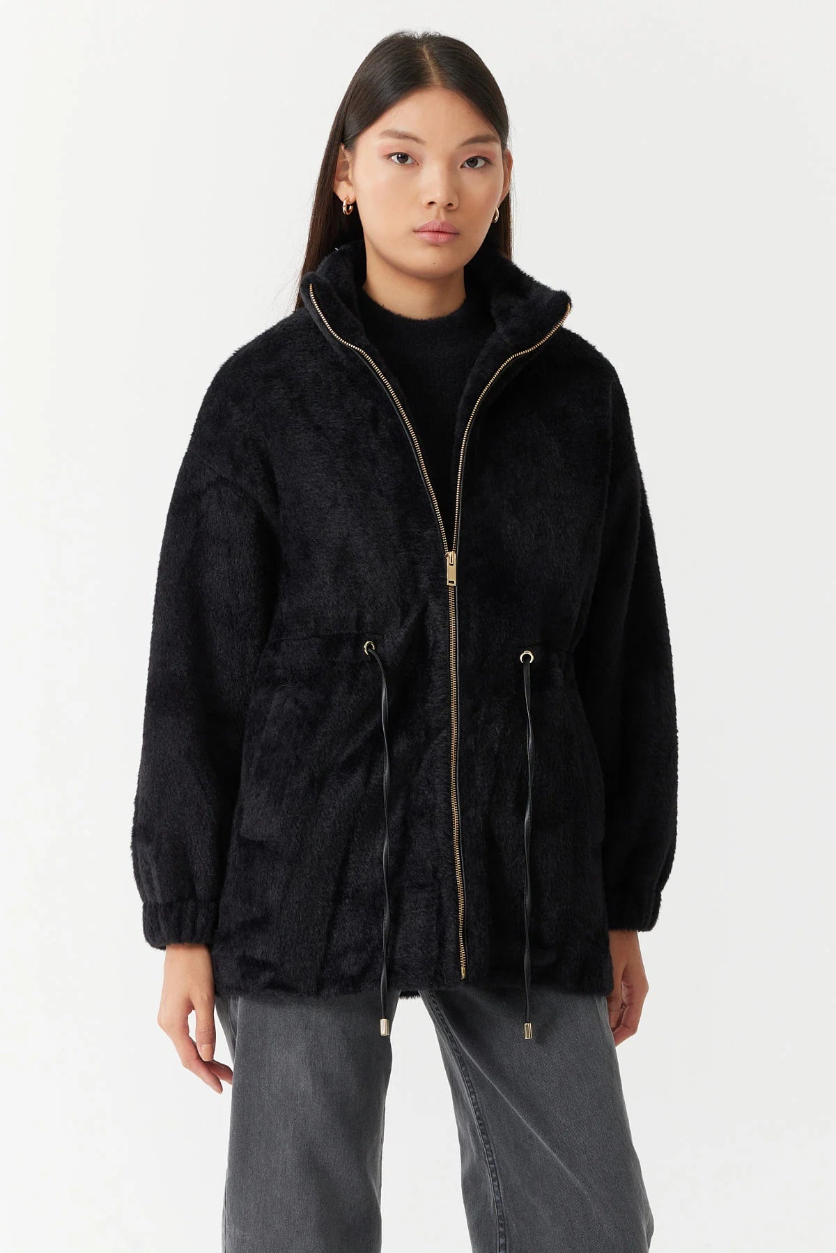 معطف فرو قصير للنساء