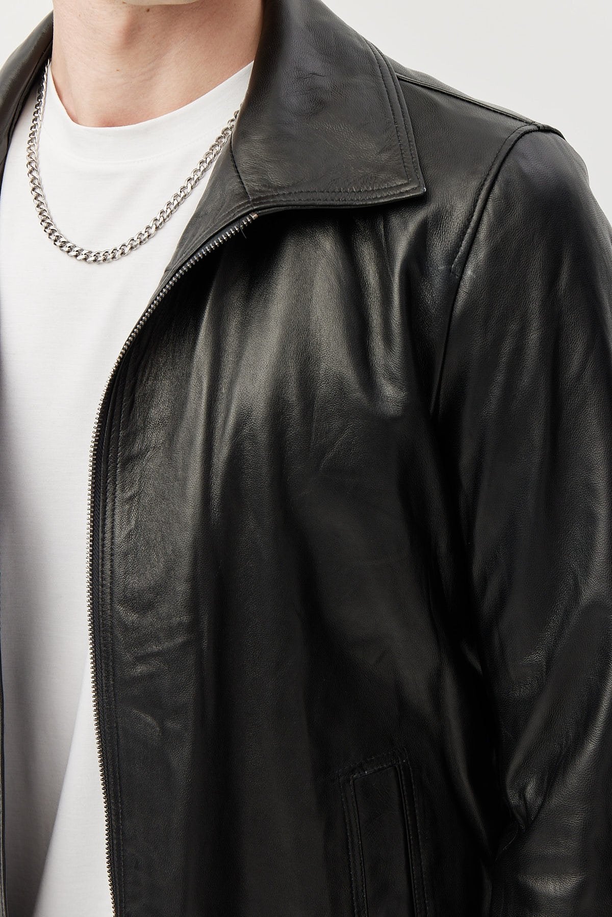 Men's Zippered Relax Fit Leather Jacket