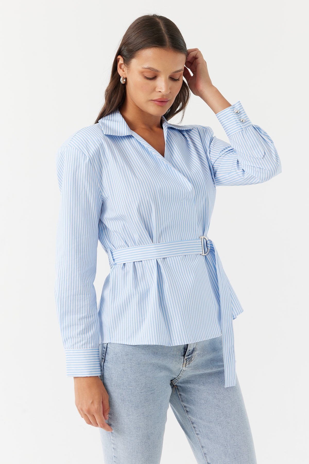 قميص نسائي مخطط سميك مع حزام بإبزيم