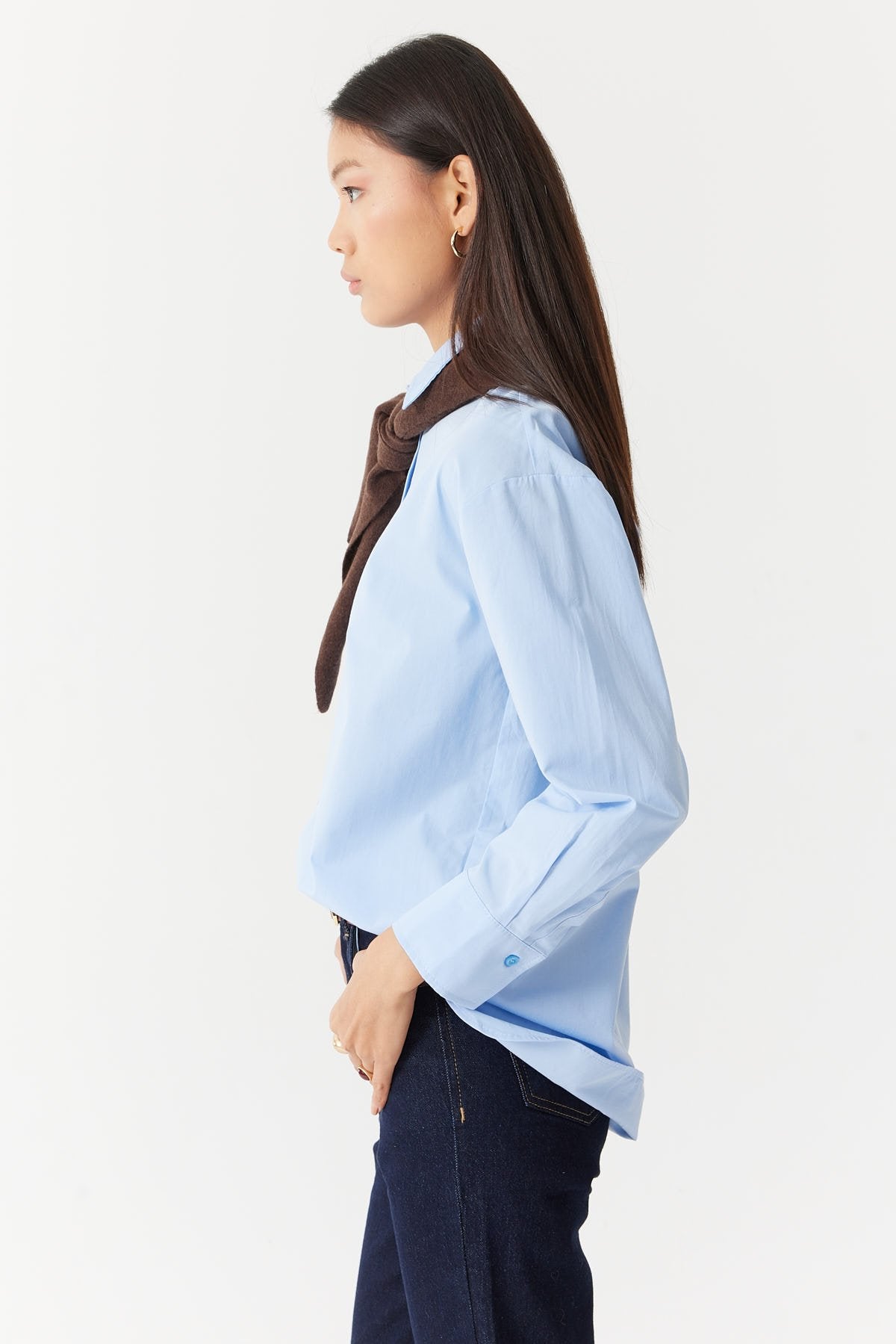 قميص نسائي بنصف أزرار أمامية 