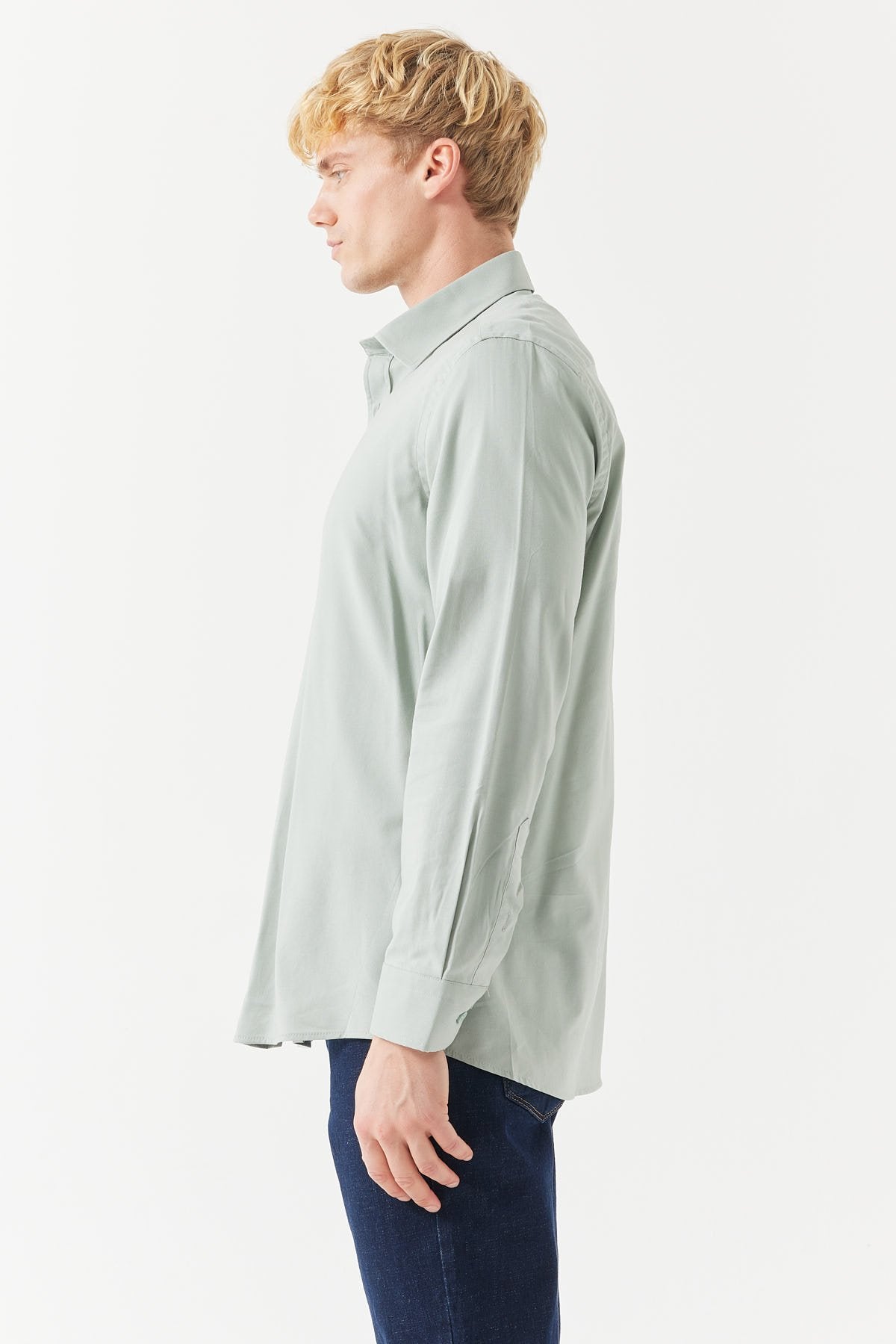 قميص رجالي عادي