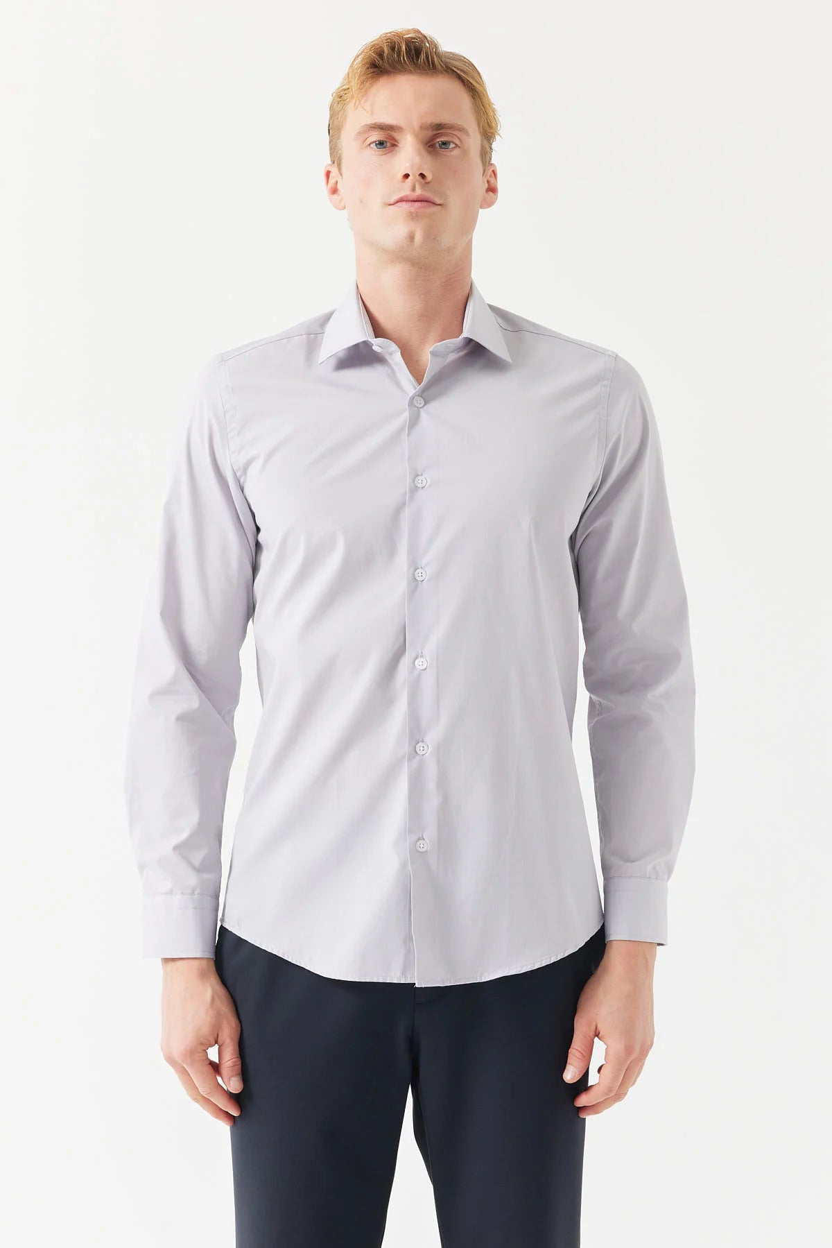 قميص رجالي ضيق