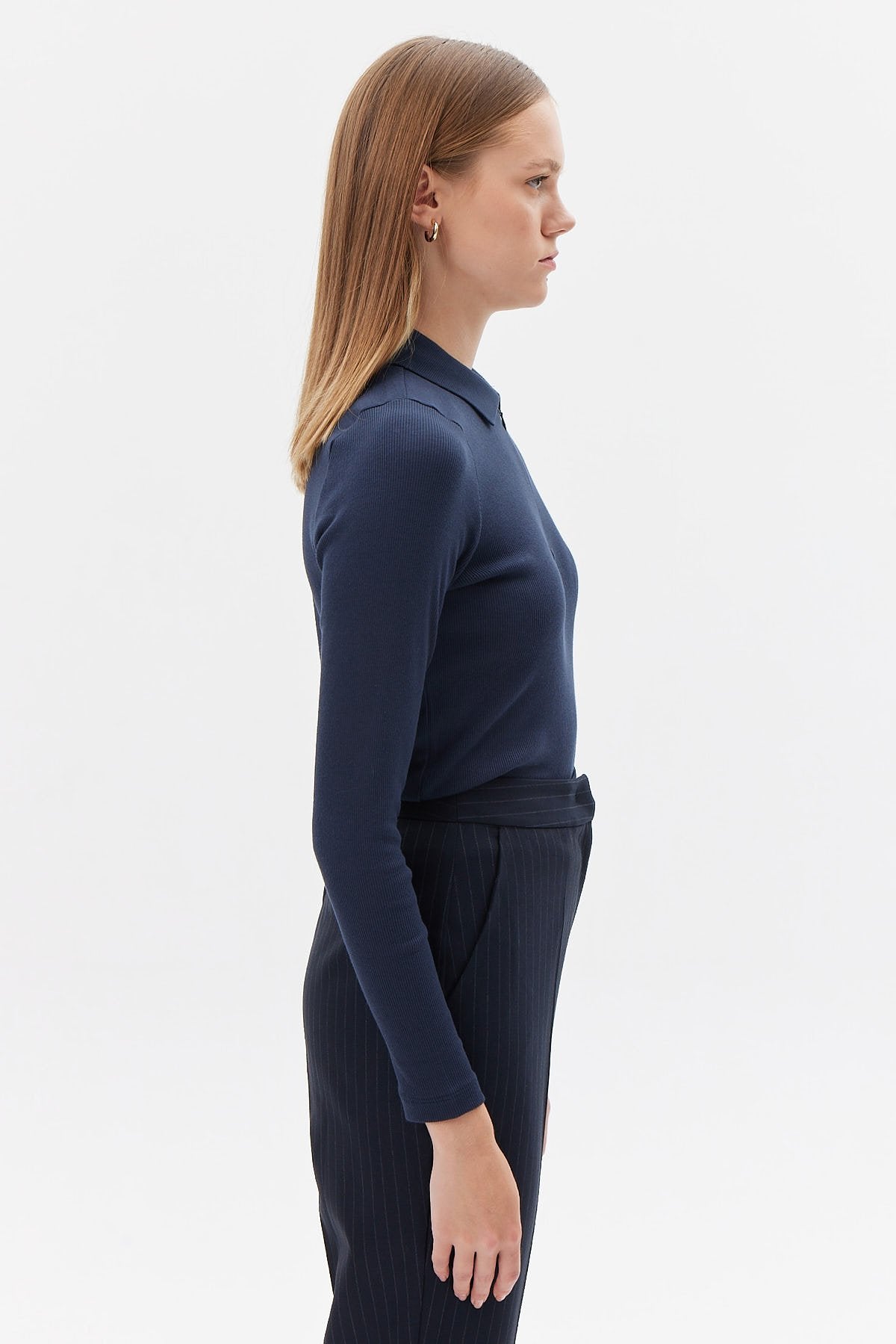 بلوزة بولو نسائية بسحاب وياقة بولو