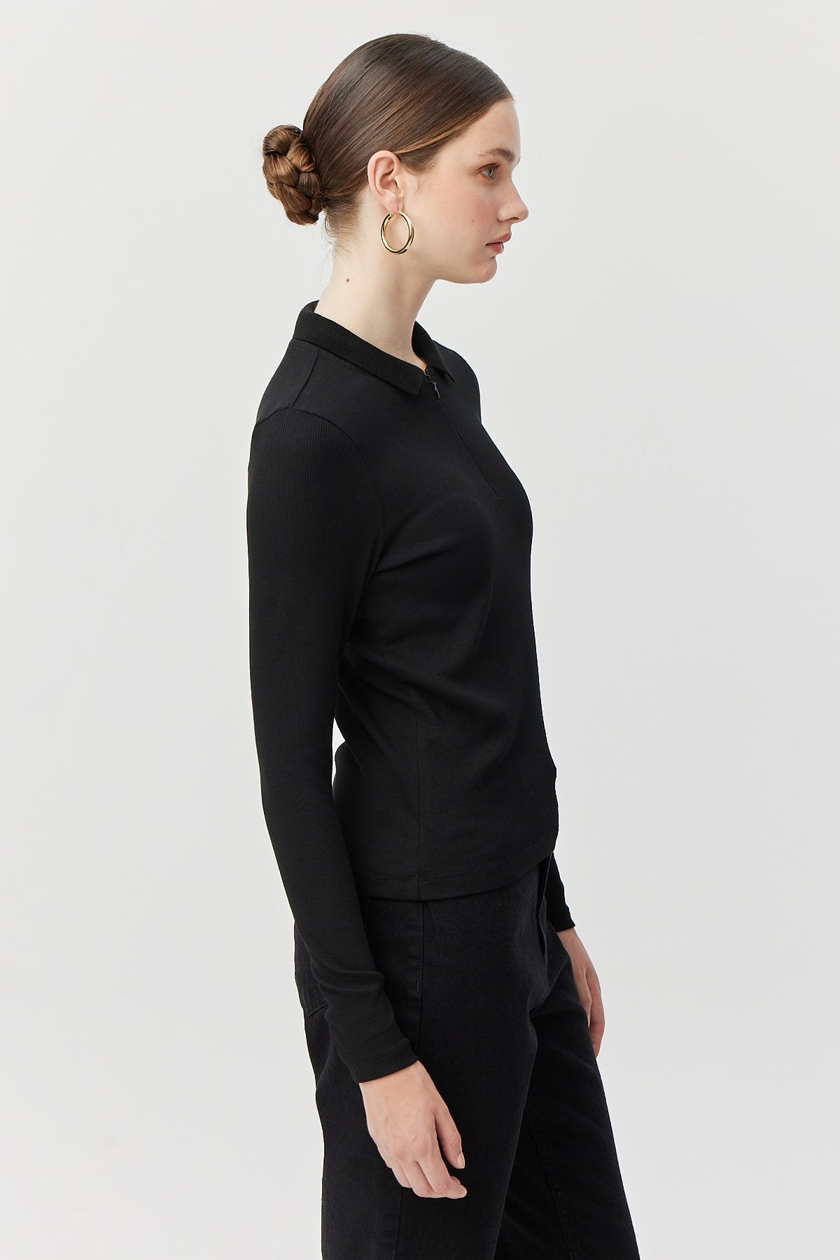 بلوزة بولو نسائية بسحاب وياقة بولو