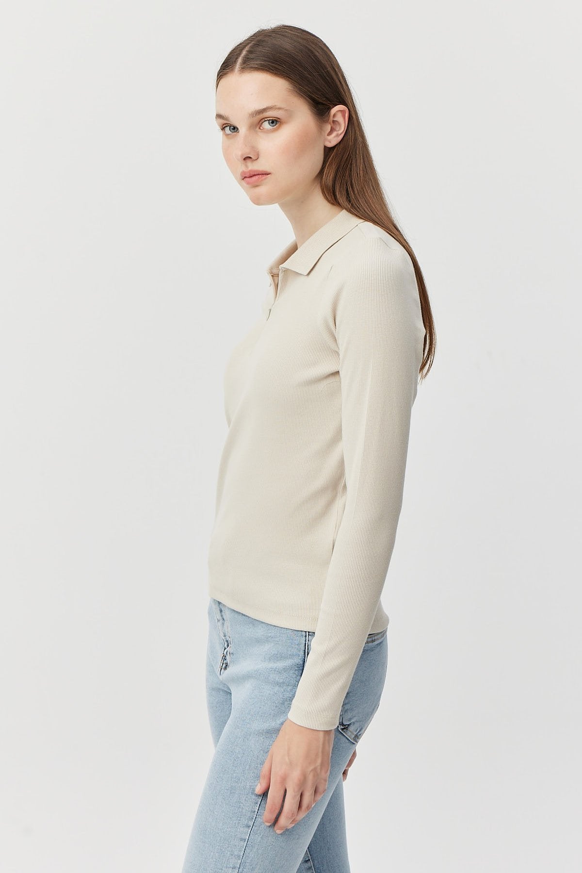 بلوزة بولو نسائية بسحاب وياقة بولو