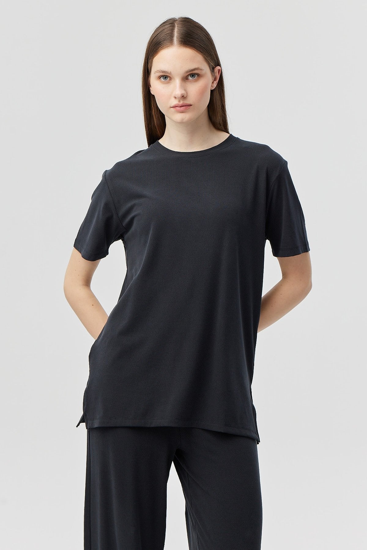 Women's Thin Ribbed Basic T-shirt