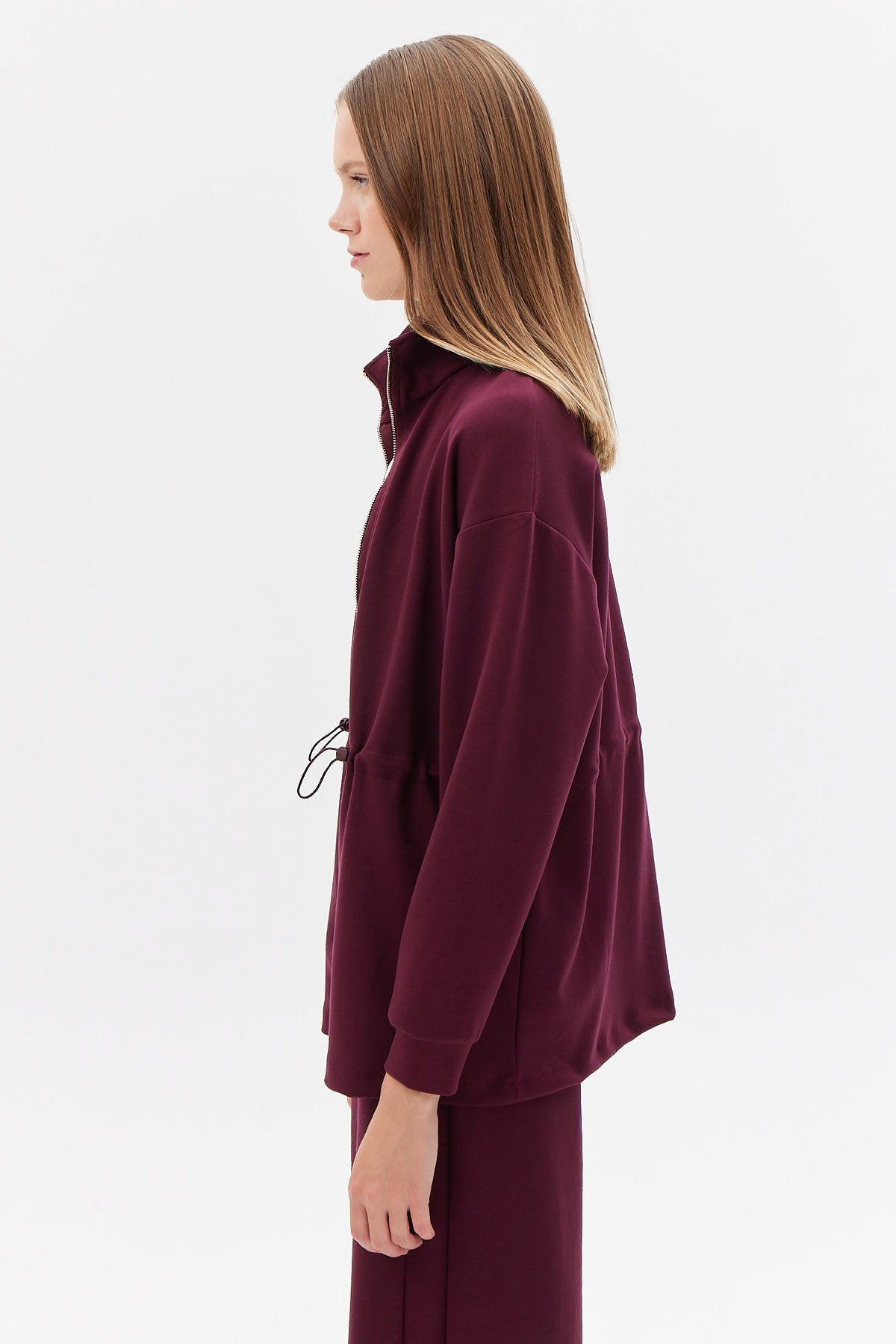 سويت شيرت نسائية بتفاصيل عند الخصر