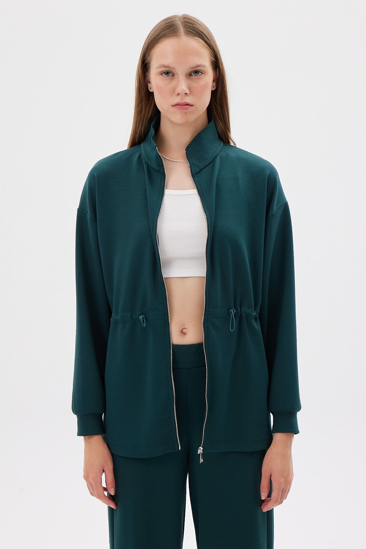 سويت شيرت نسائية بتفاصيل عند الخصر