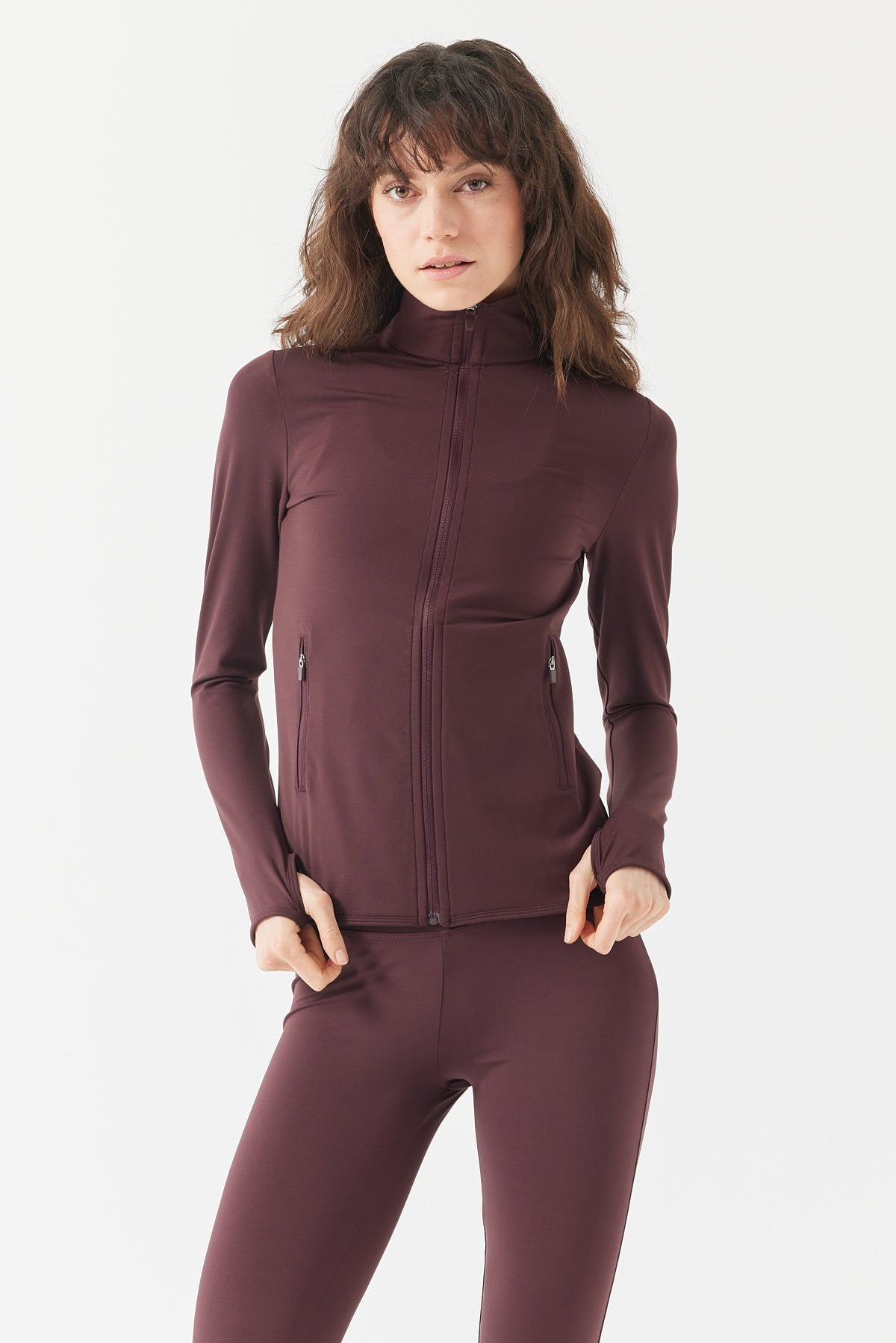 معطف عرق نسائي رقيق بسحاب وتفاصيل قفازات