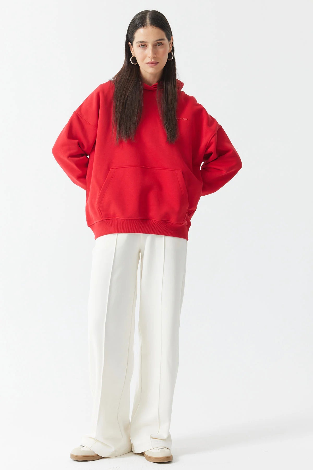 سويت شيرت نسائي بغطاء للرأس