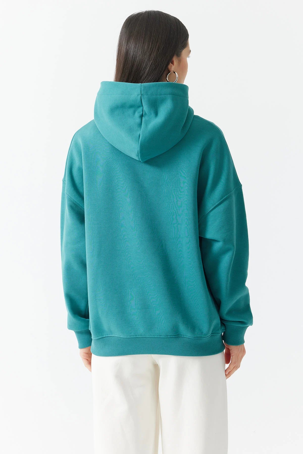 سويت شيرت نسائي بغطاء للرأس