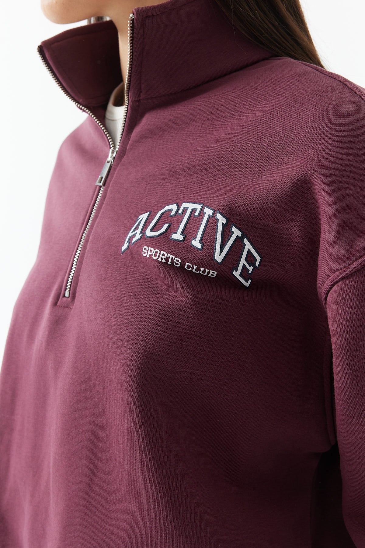 سويت شيرت نسائي بسحاب وياقة عالية