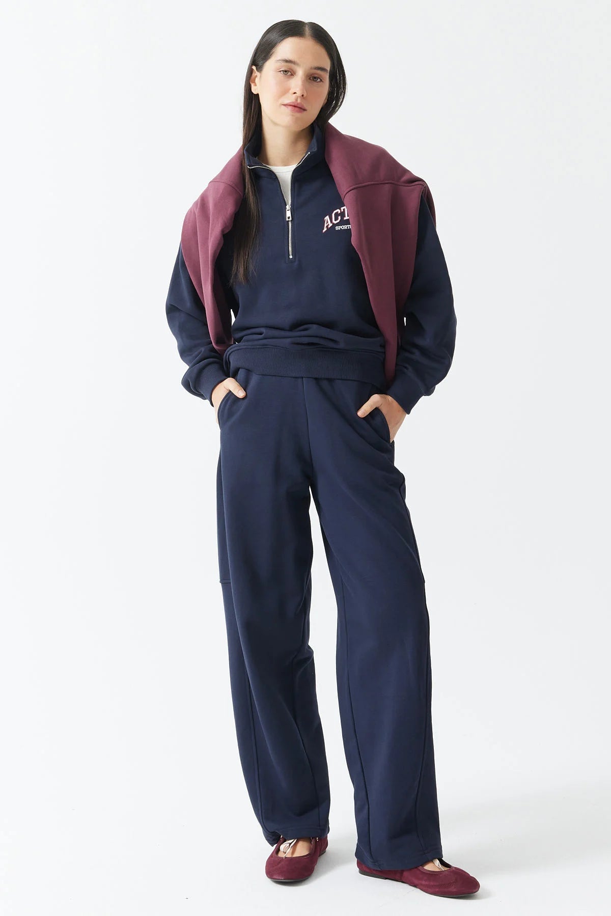 سويت شيرت نسائي بسحاب وياقة عالية