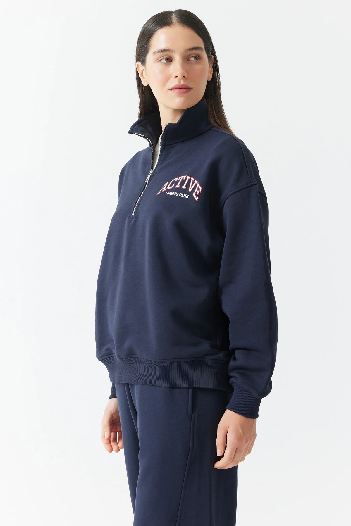 سويت شيرت نسائي بسحاب وياقة عالية