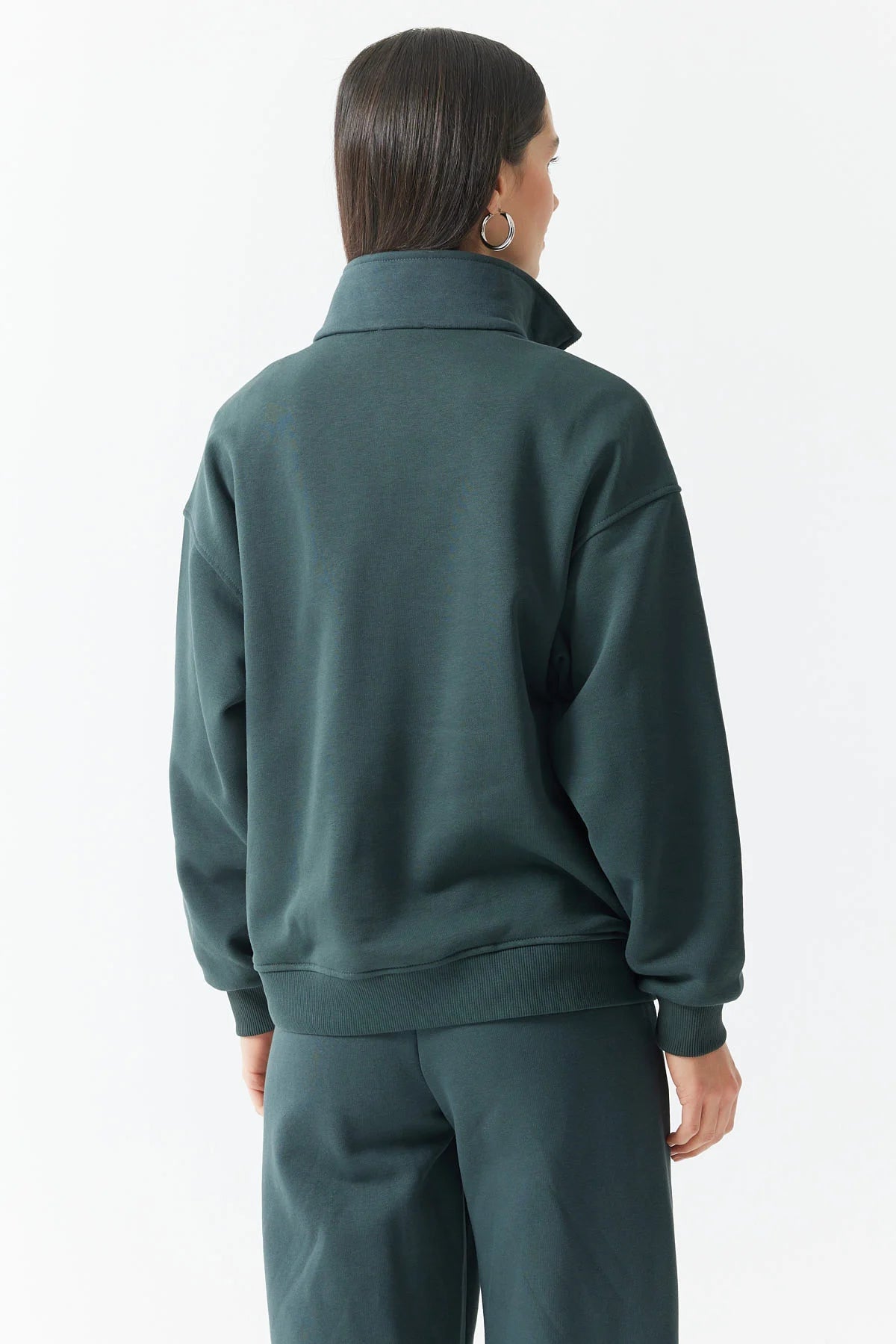 سويت شيرت نسائي بسحاب وياقة عالية