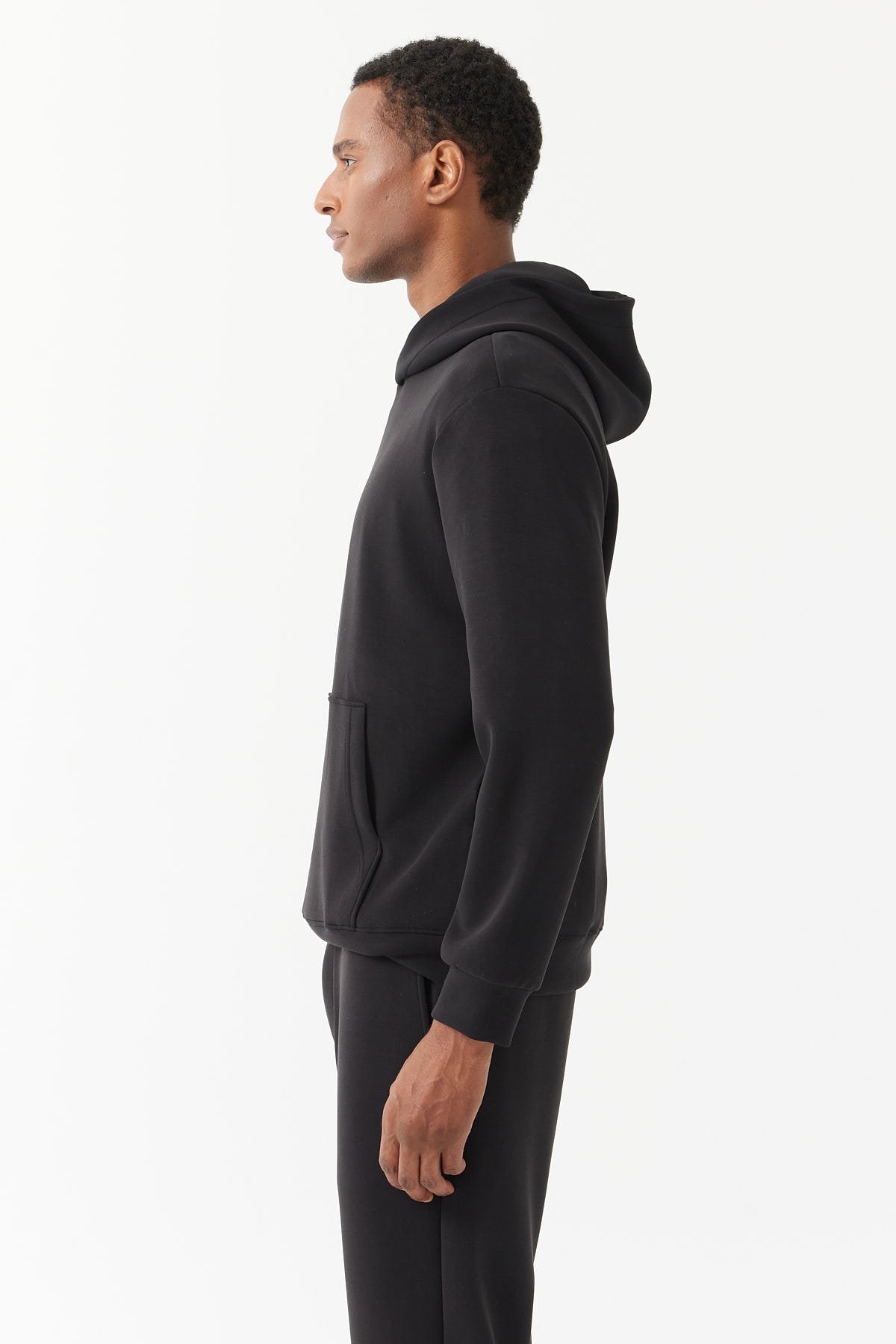 بلوزة رجالية بغطاء للرأس