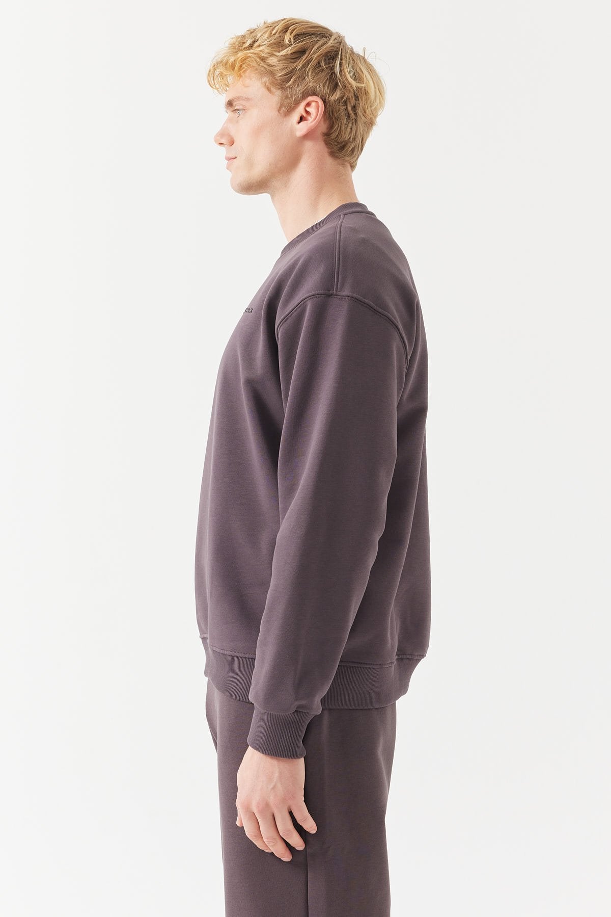 سويت شيرت رجالي أساسي