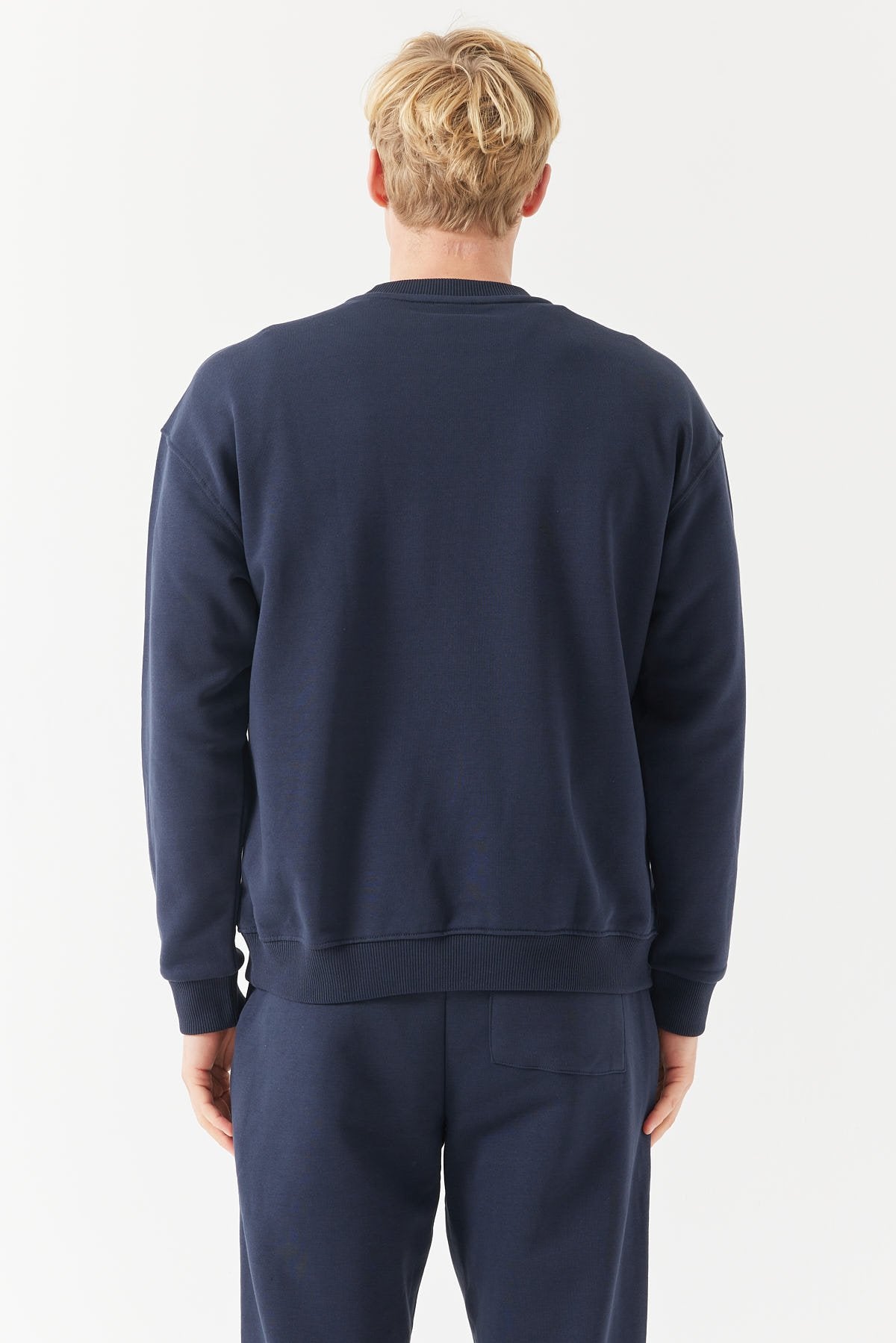 سويت شيرت رجالي أساسي