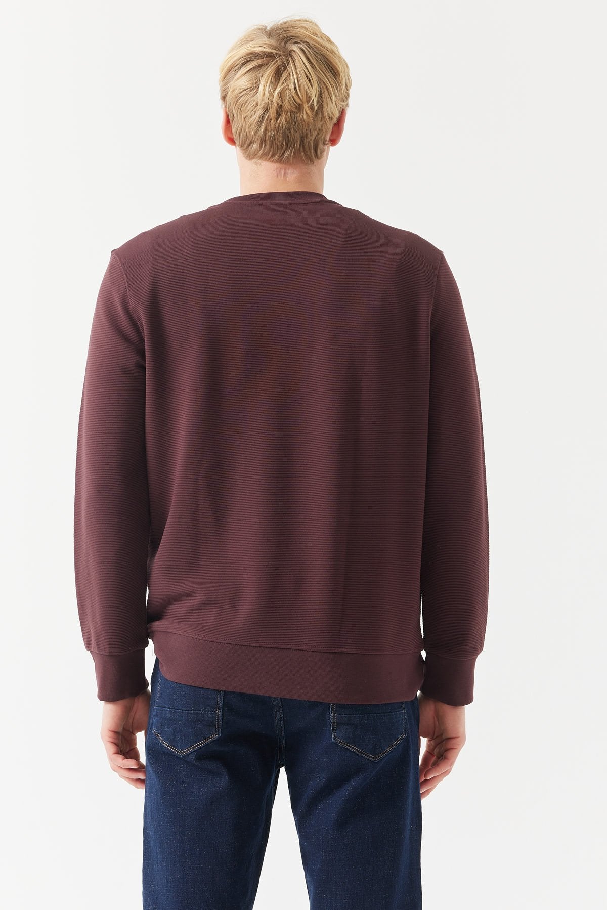 سويت شيرت رجالي أساسي