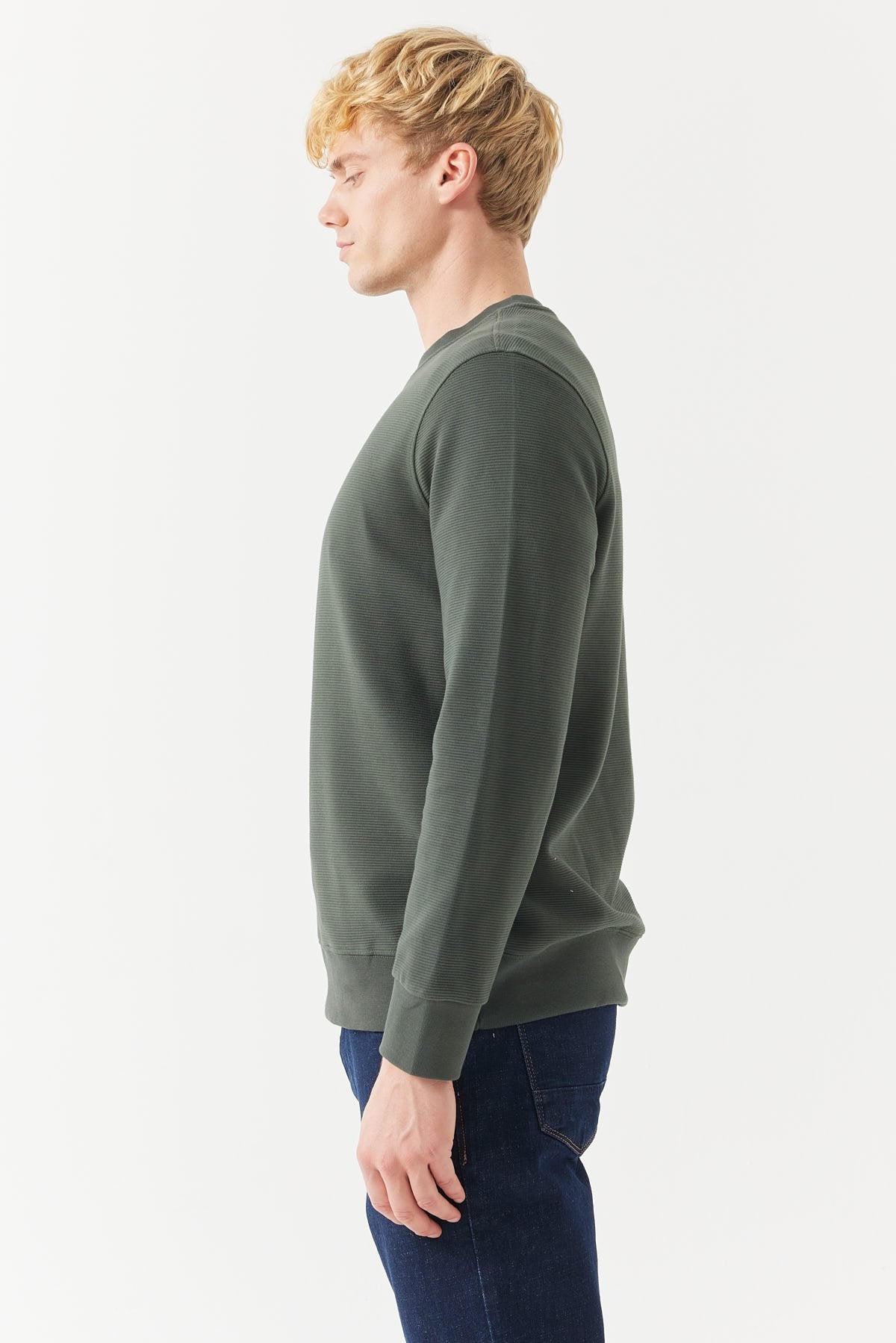 سويت شيرت رجالي أساسي