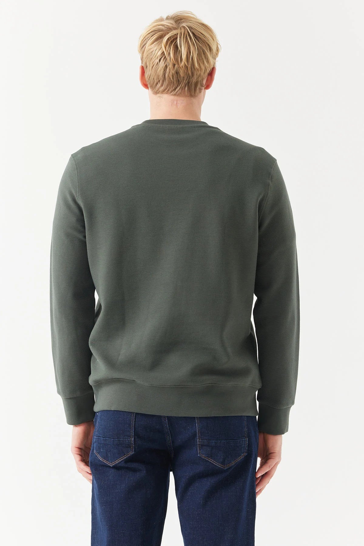 سويت شيرت رجالي أساسي