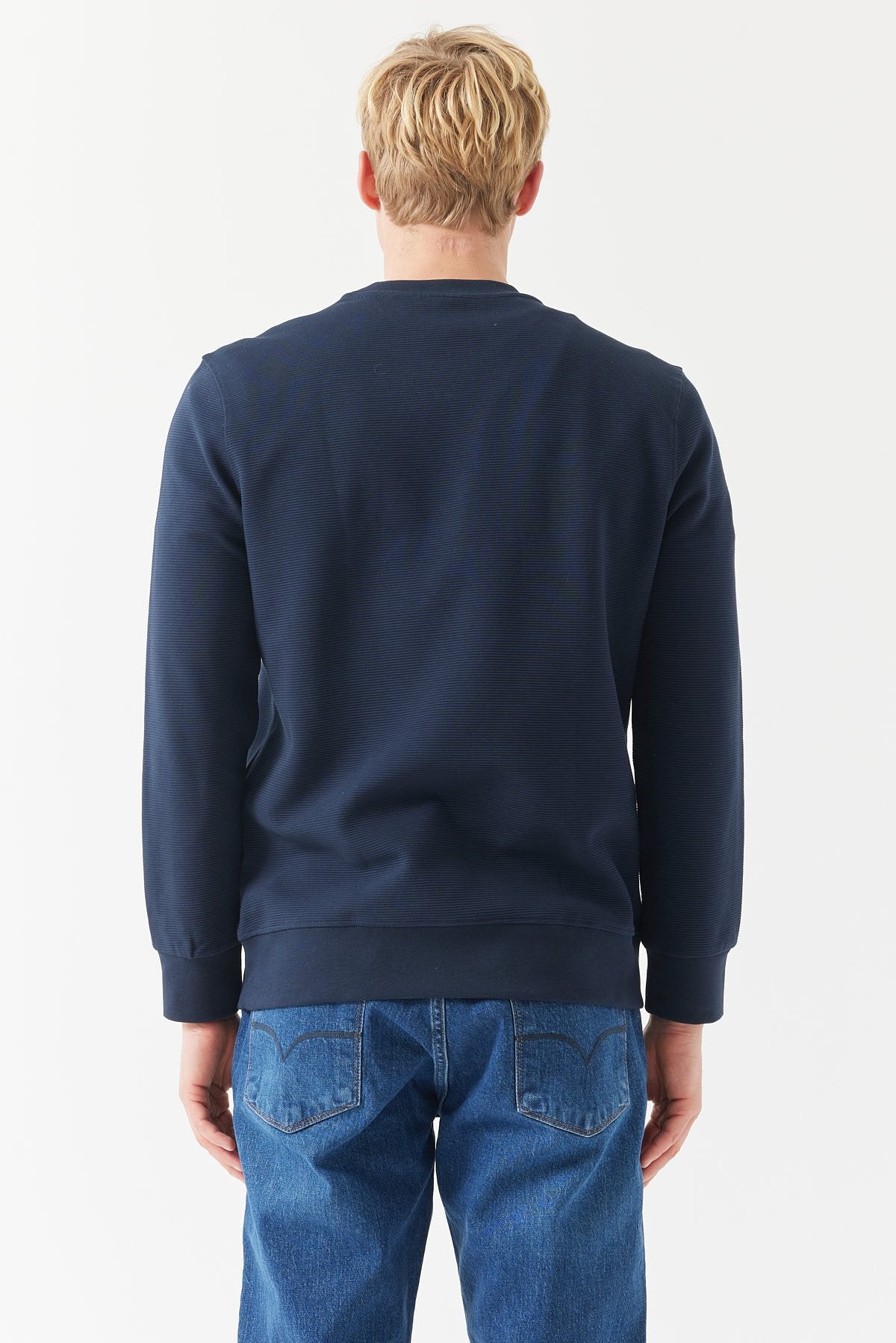 سويت شيرت رجالي أساسي