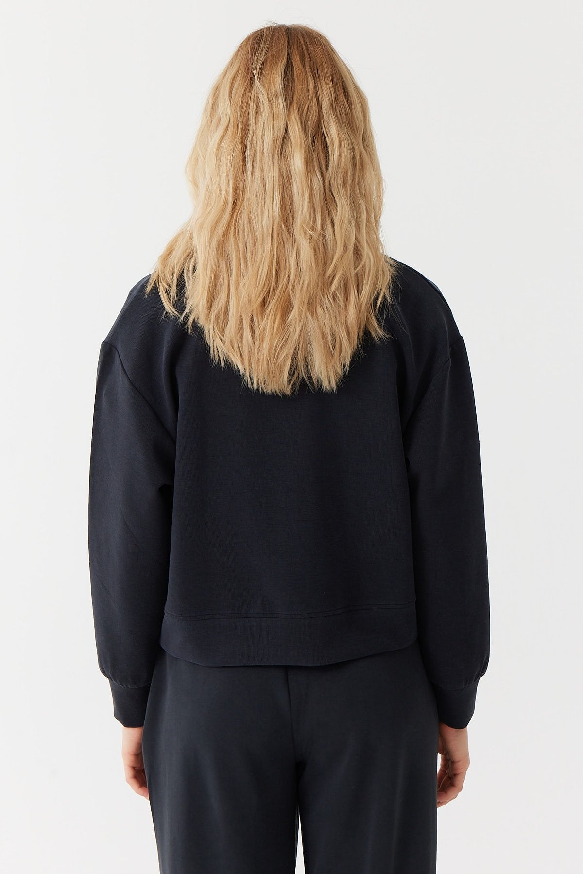 سويت شيرت نسائية بسحاب