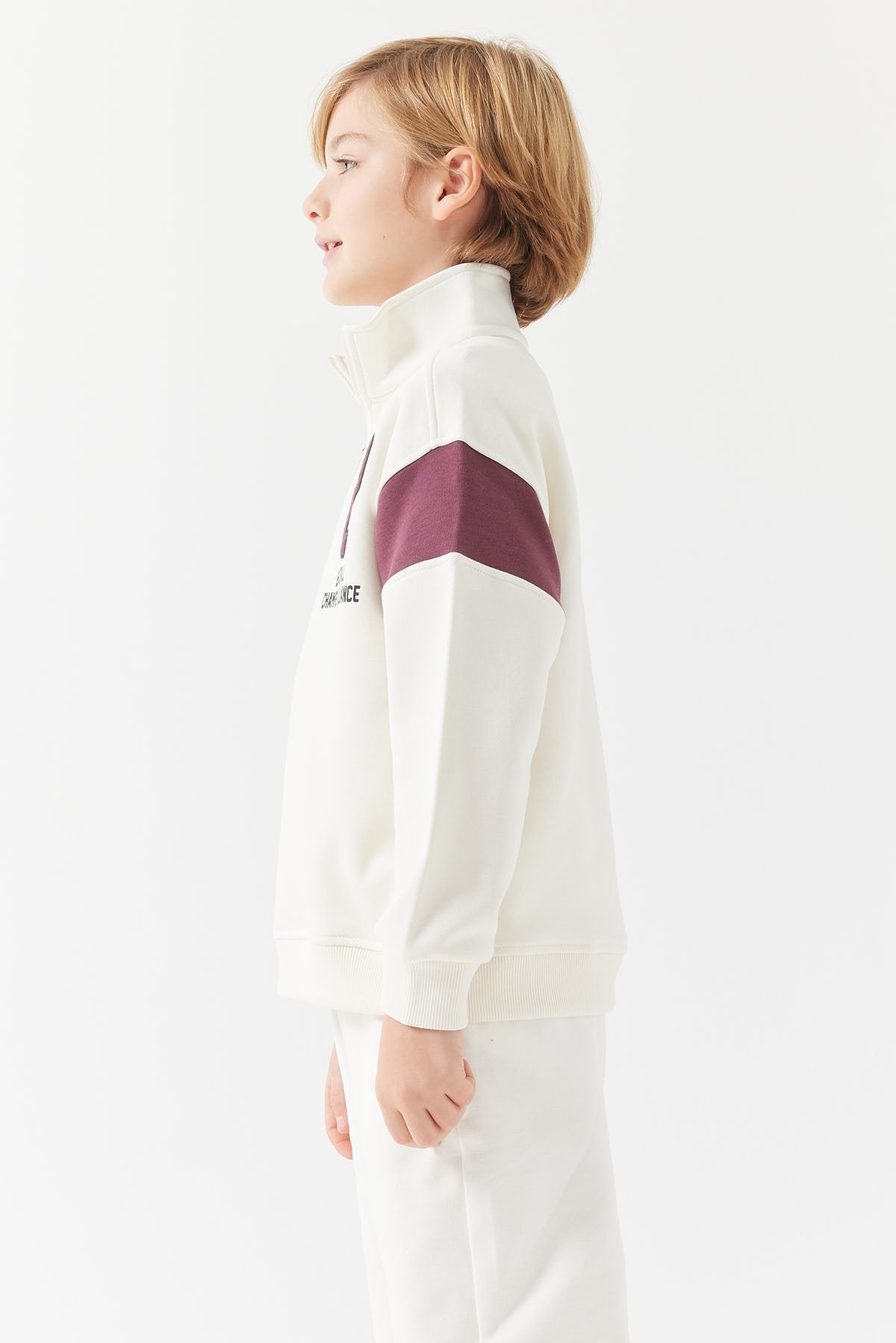 سويت شيرت للأولاد بياقة نصف سحاب