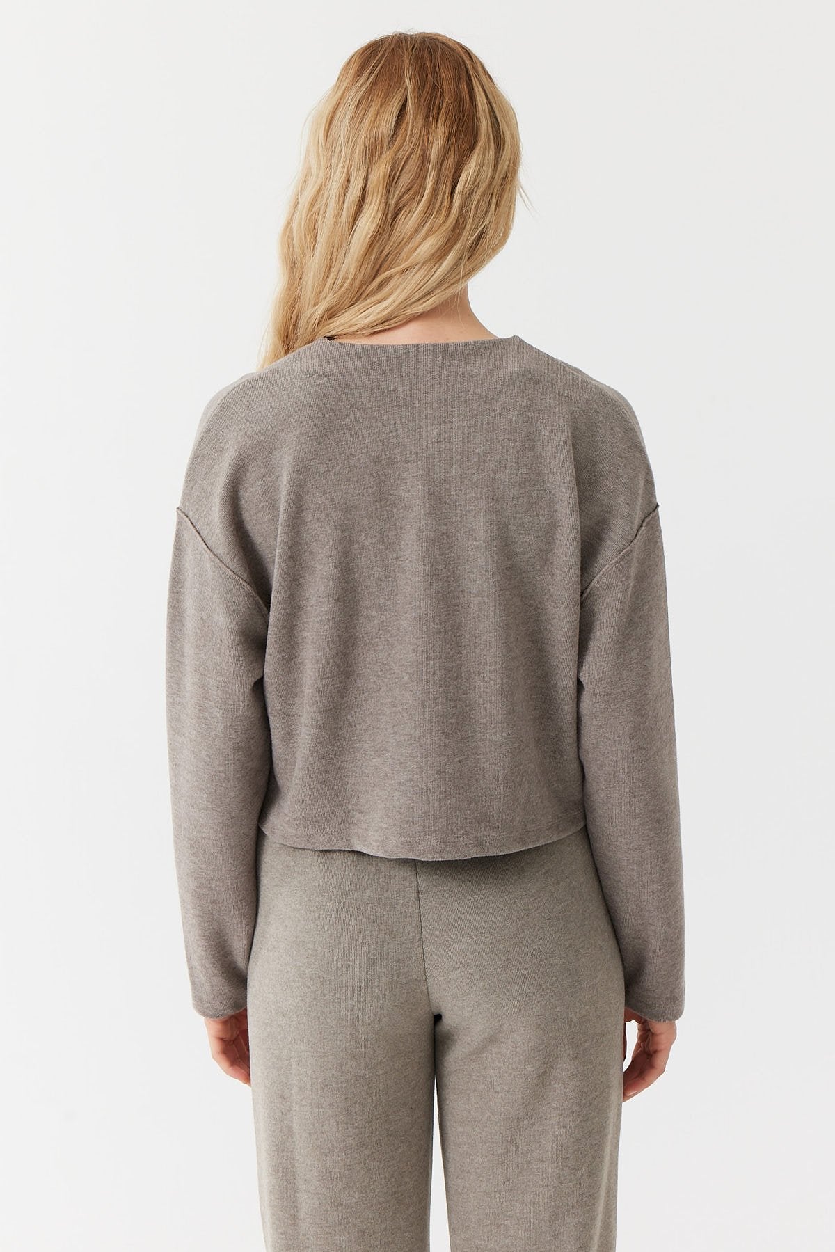 کاردیگانی بەدوگمەی ئافرەتان