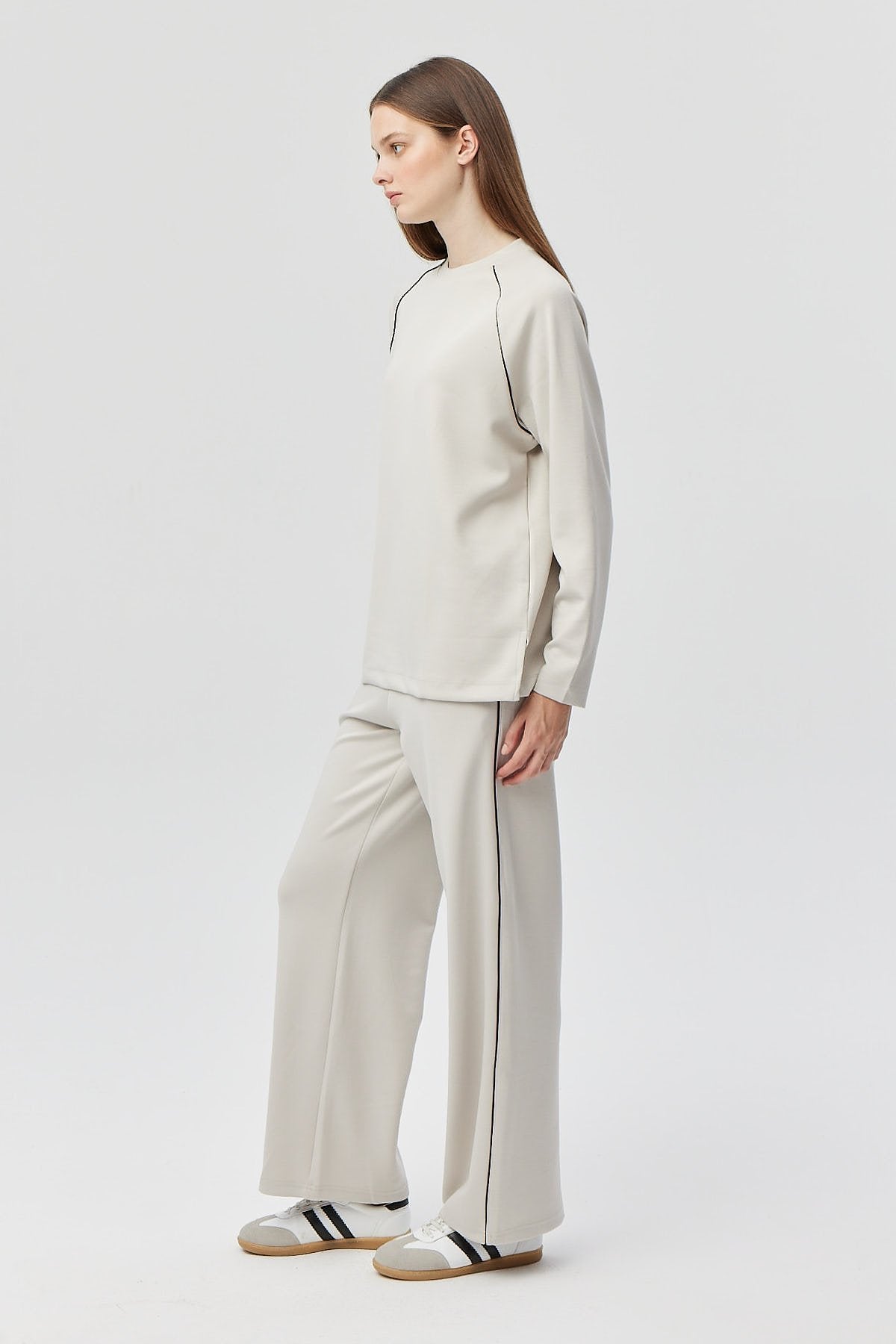 بنطال رياضي نسائي رفيع مخطط