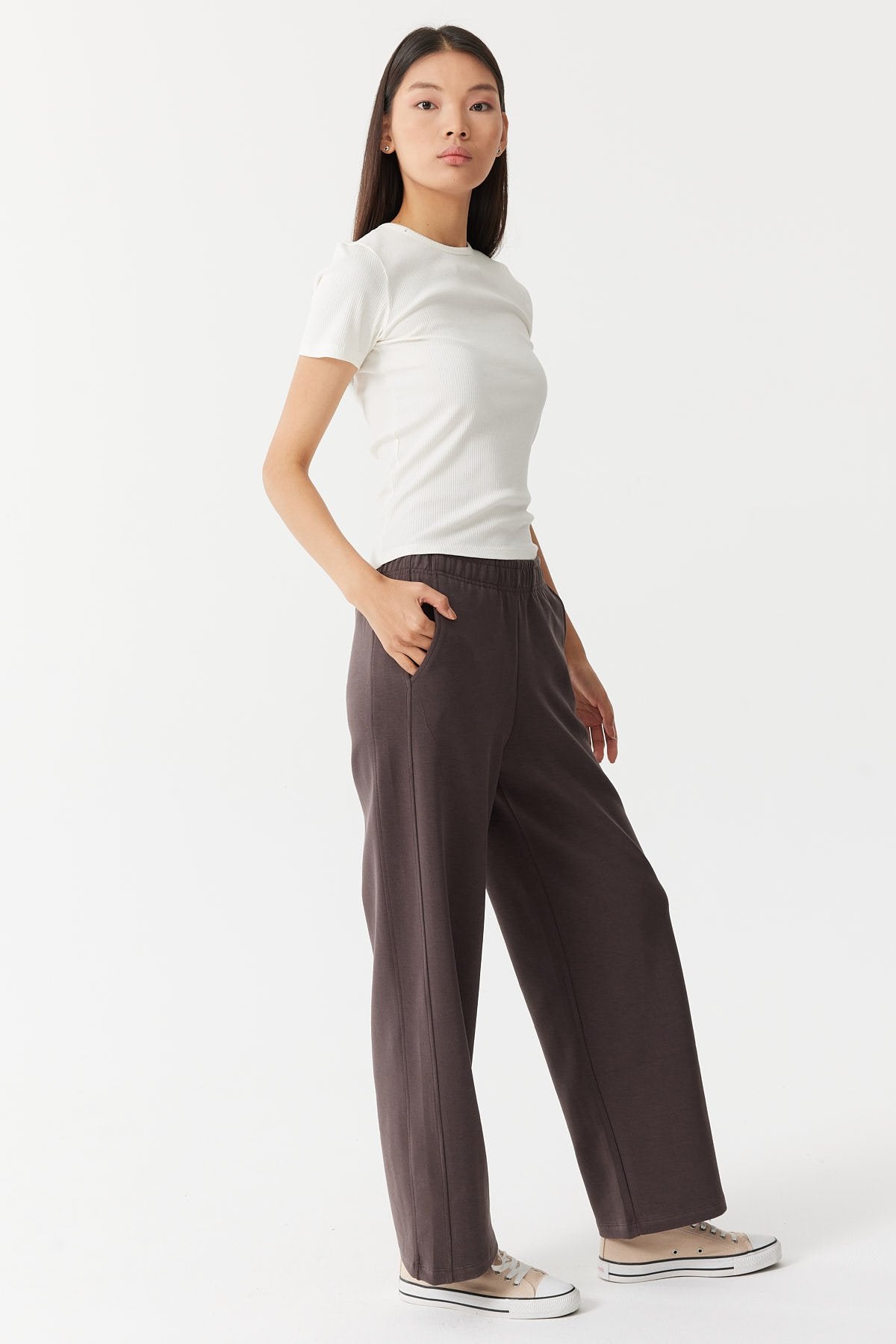 بنطلون رياضي نسائي واسع الساق