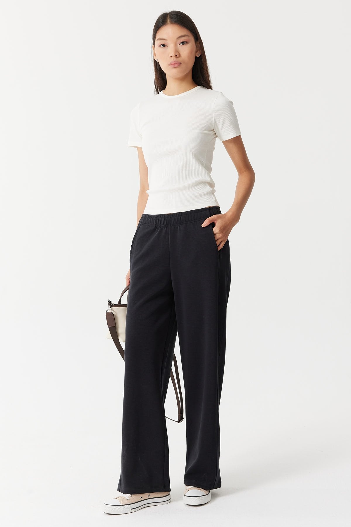 بنطلون رياضي نسائي واسع الساق