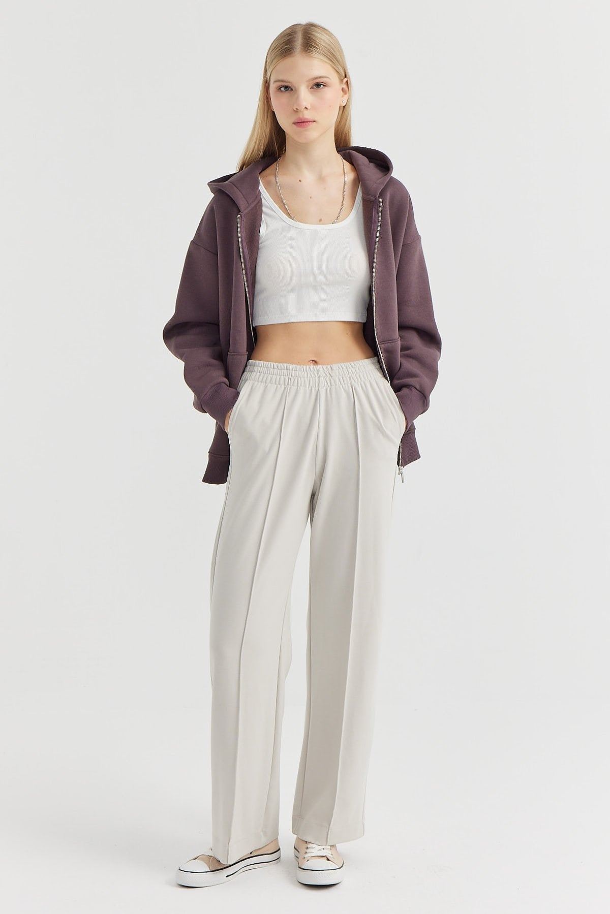 بنطال رياضي نسائي بخياطة أمامية