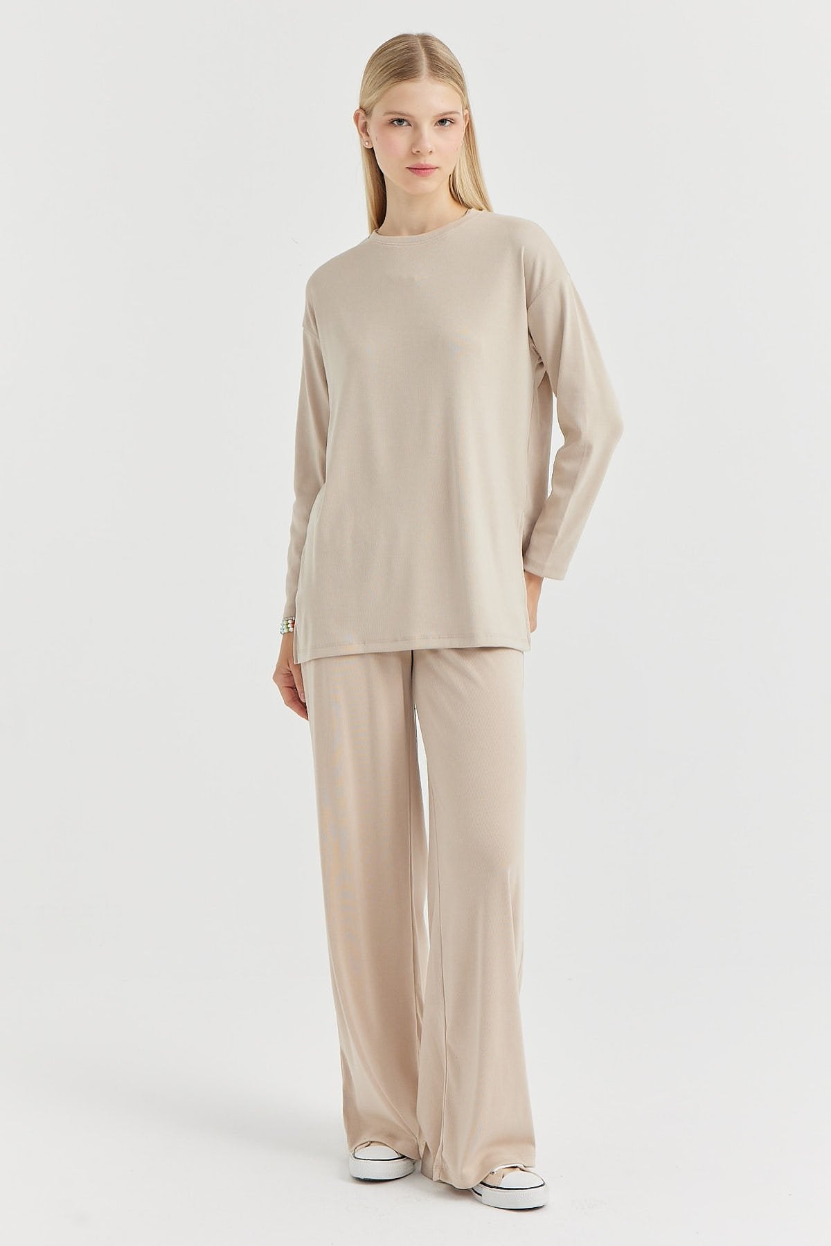 بنطلون نسائي واسع الساق ذو ملمس ناعم