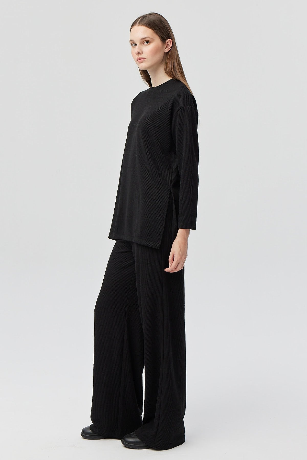 بنطلون نسائي محبوك بخصر مرن