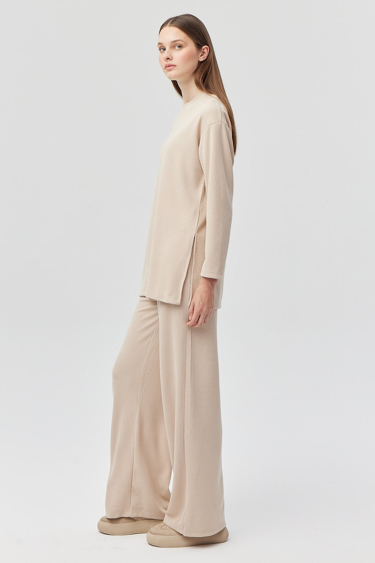 بنطلون نسائي محبوك بخصر مرن