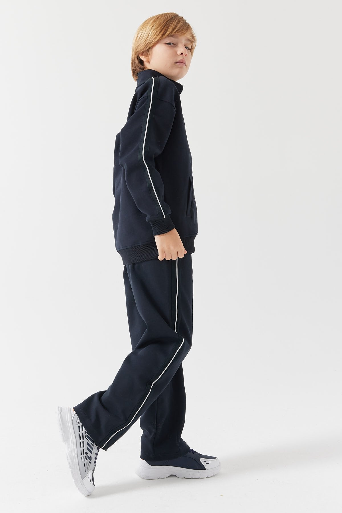 بنطلون رياضية بخصر مطاطي للأولاد