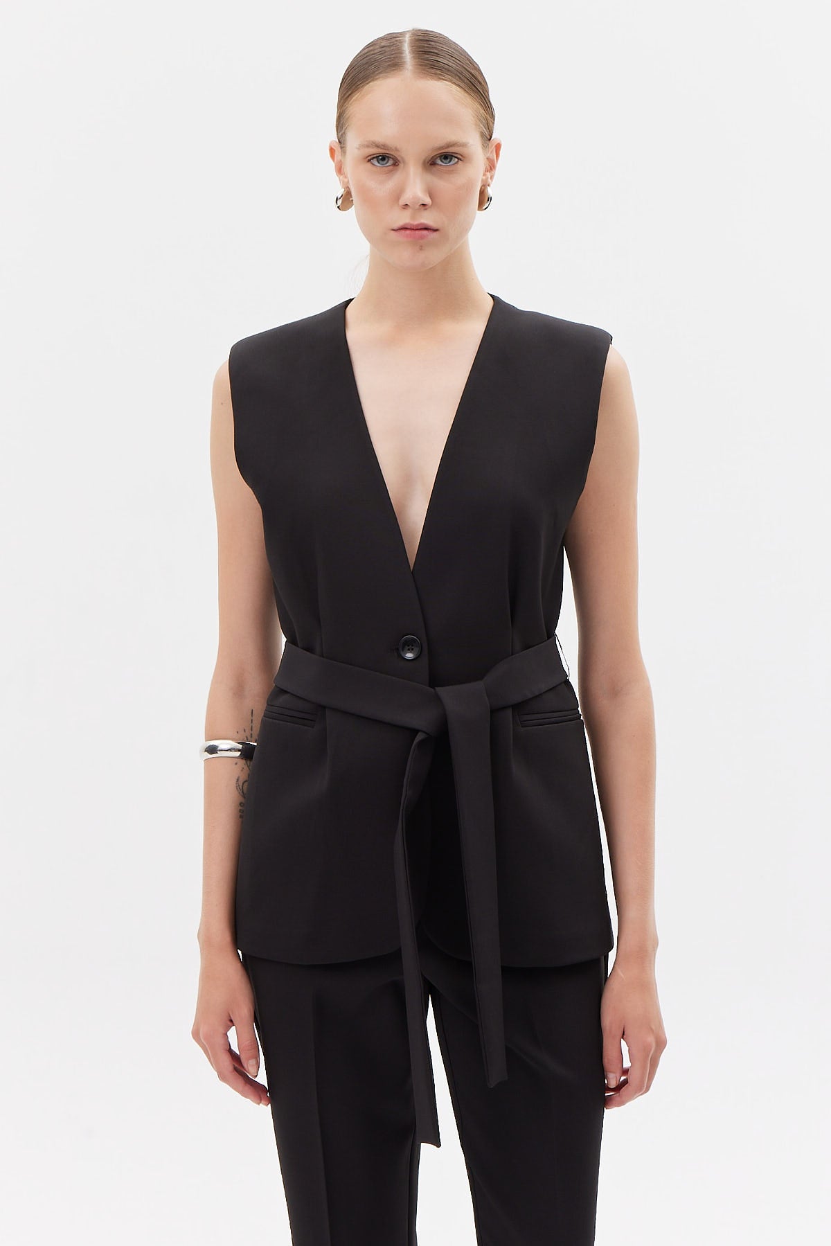 ئێلەگى پشتێندار بۆ ئافرەتان