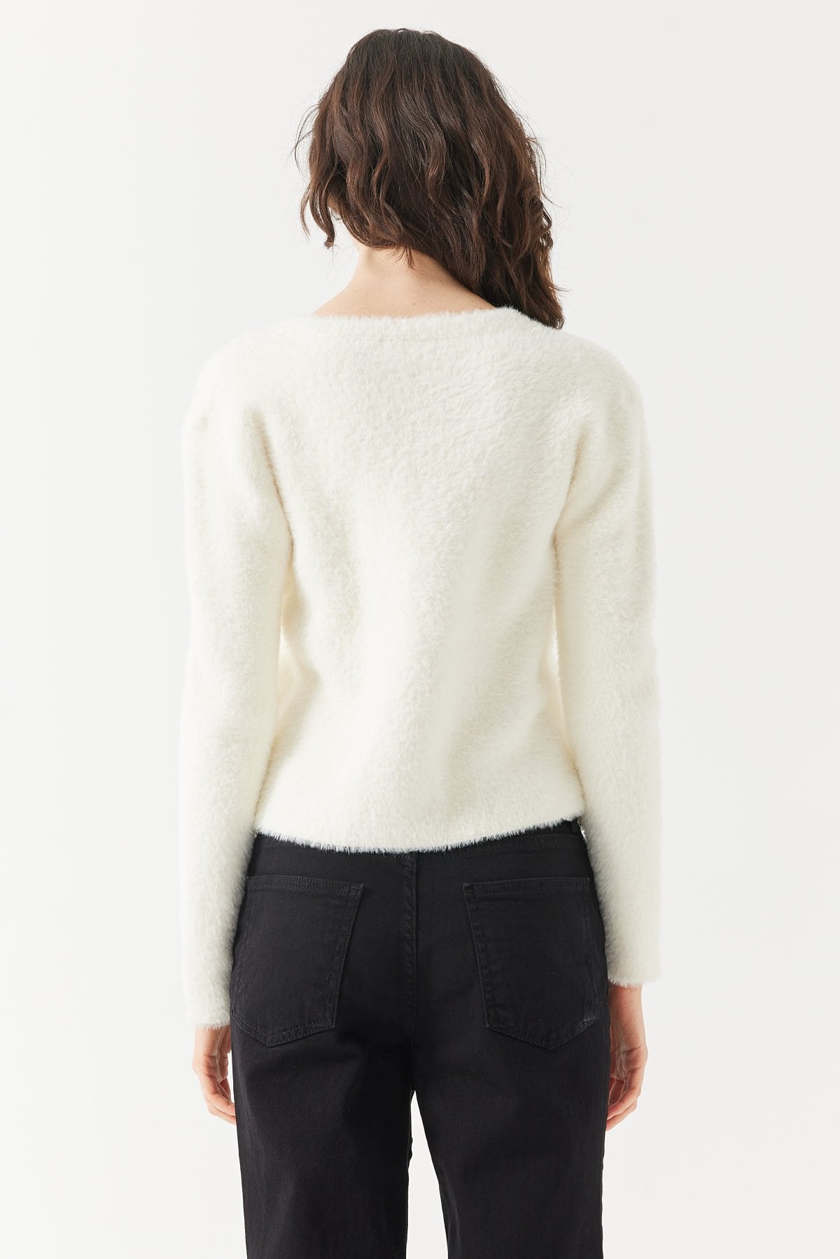 كارديجان نسائي بمظهر مخملي مع جيوب