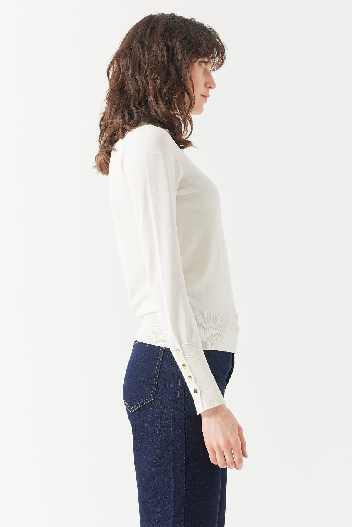 سترة نسائية محبوكة بنصف رقبة مدورة