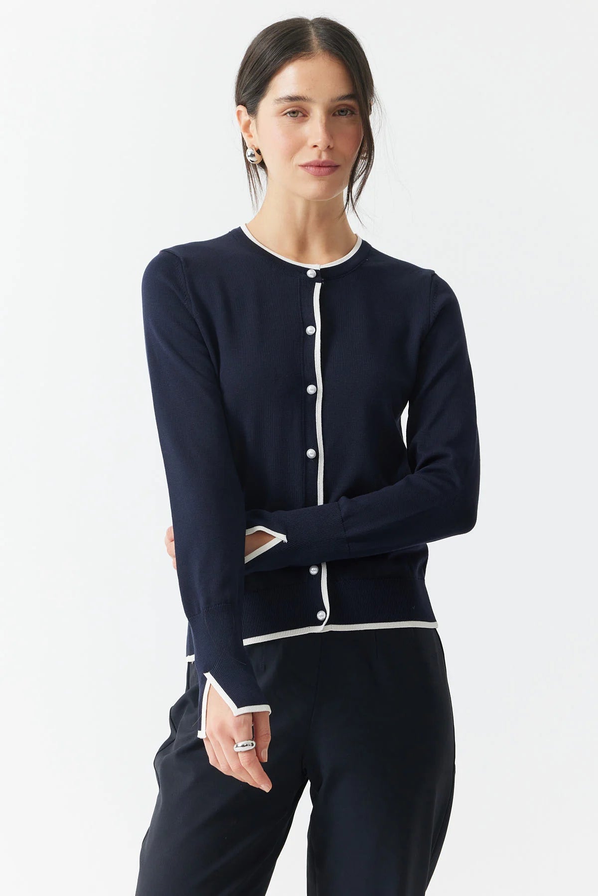 كارديجان نسائي محبوك بأزرار