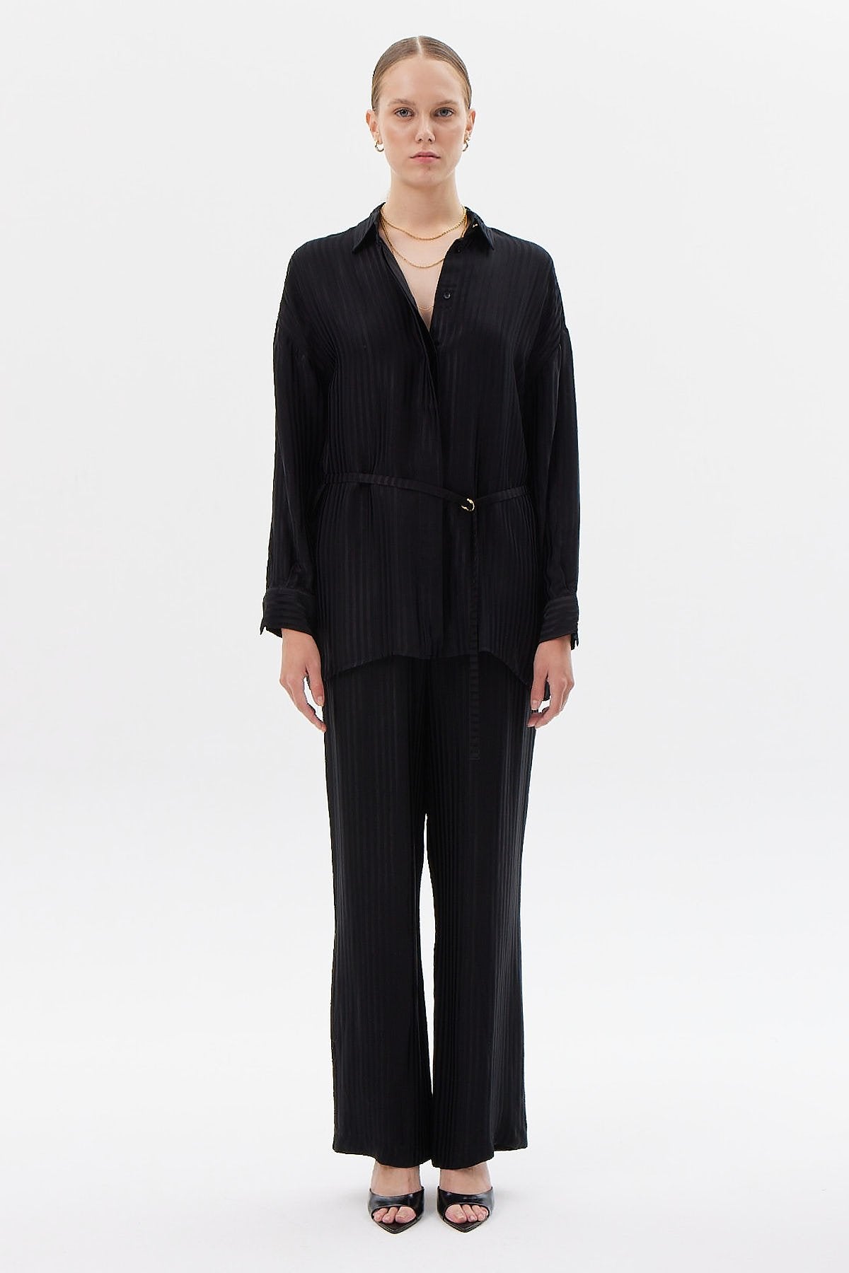 بنطلون ساتان نسائي