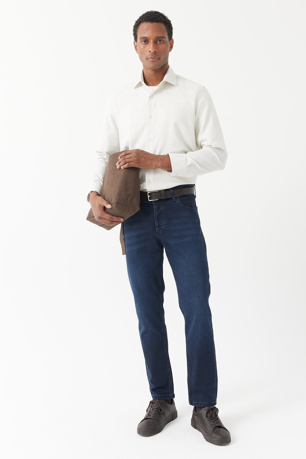 جينز رجالي ضيق