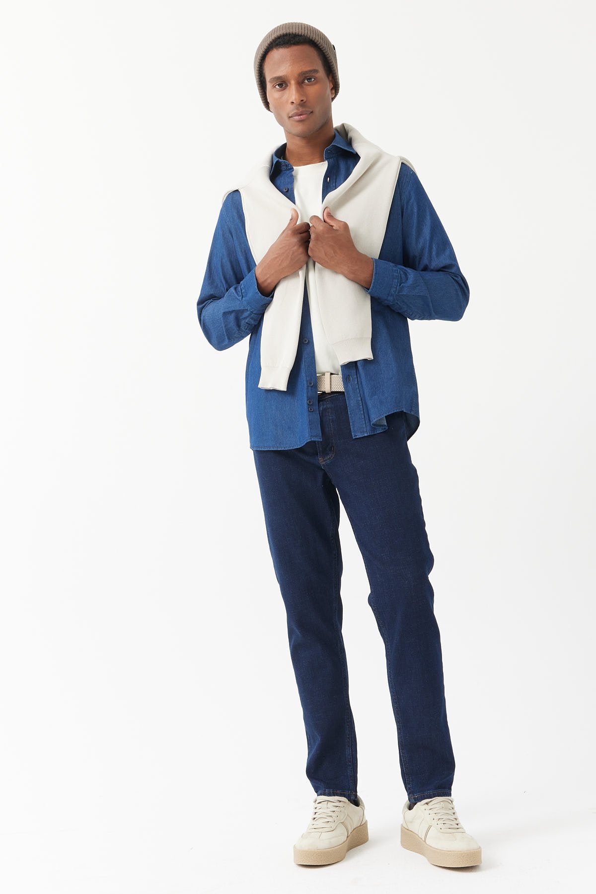 جينز رجالي ضيق