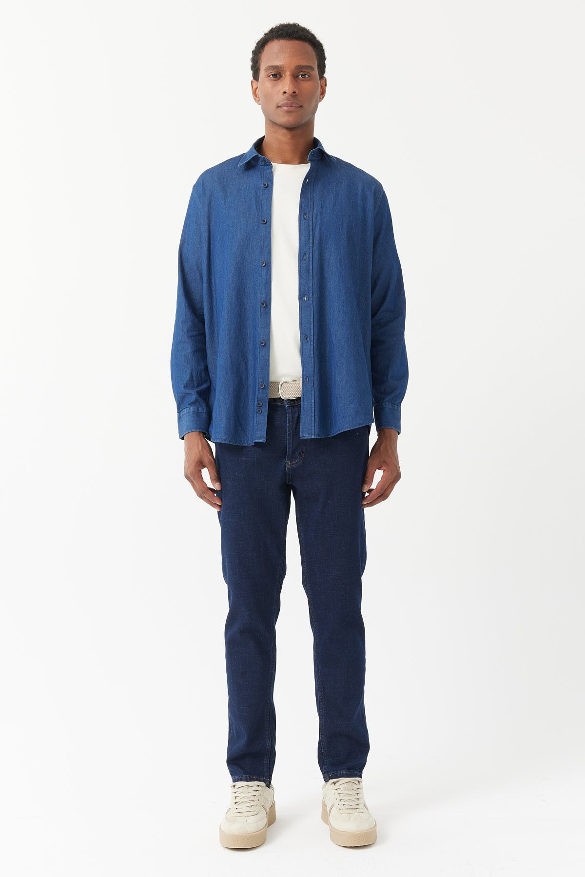 جينز رجالي ضيق