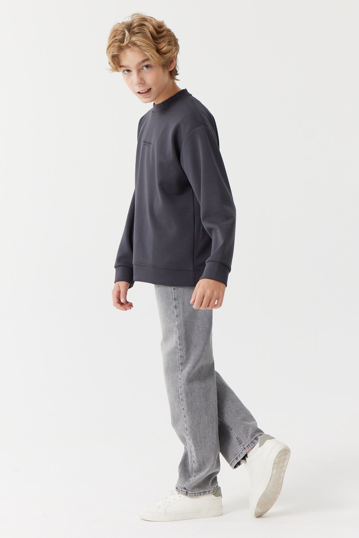 بنطال جينز مستقيم للأولاد