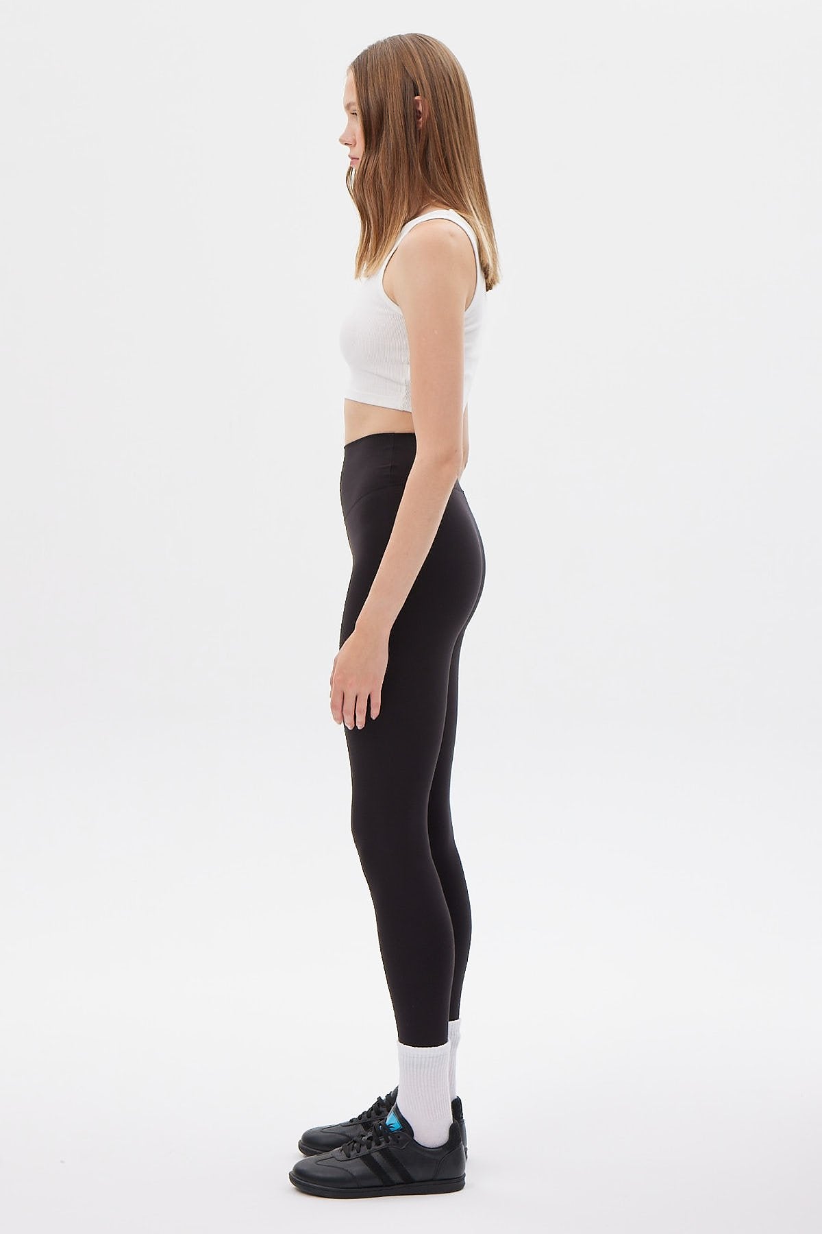 بنطال ضيق نسائي 