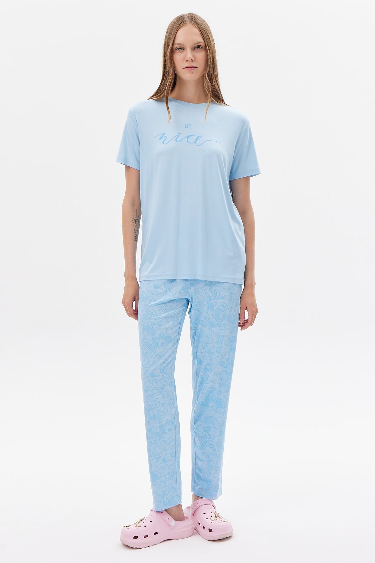 تاخم بیجامەی قۆڵ کورتی ئافرەتان 