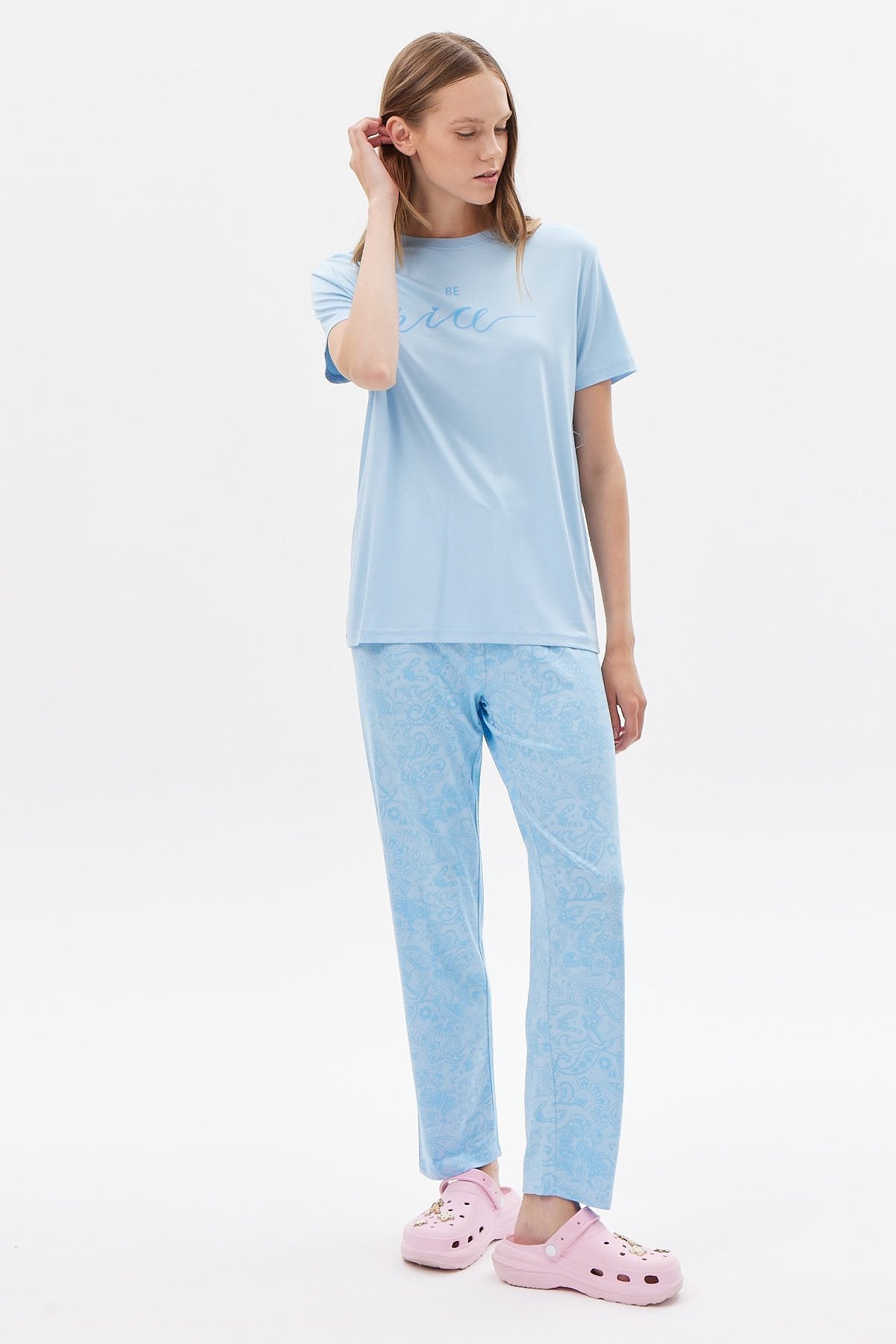 تاخم بیجامەی قۆڵ کورتی ئافرەتان 