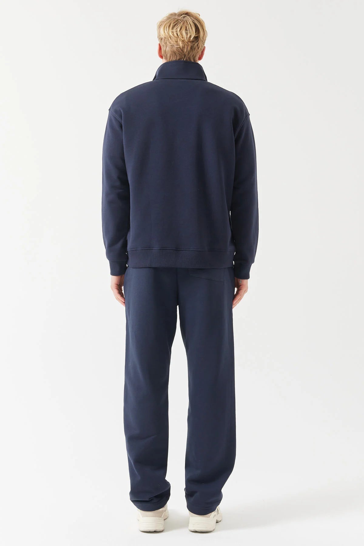 بنطلونات رياضية رجالية